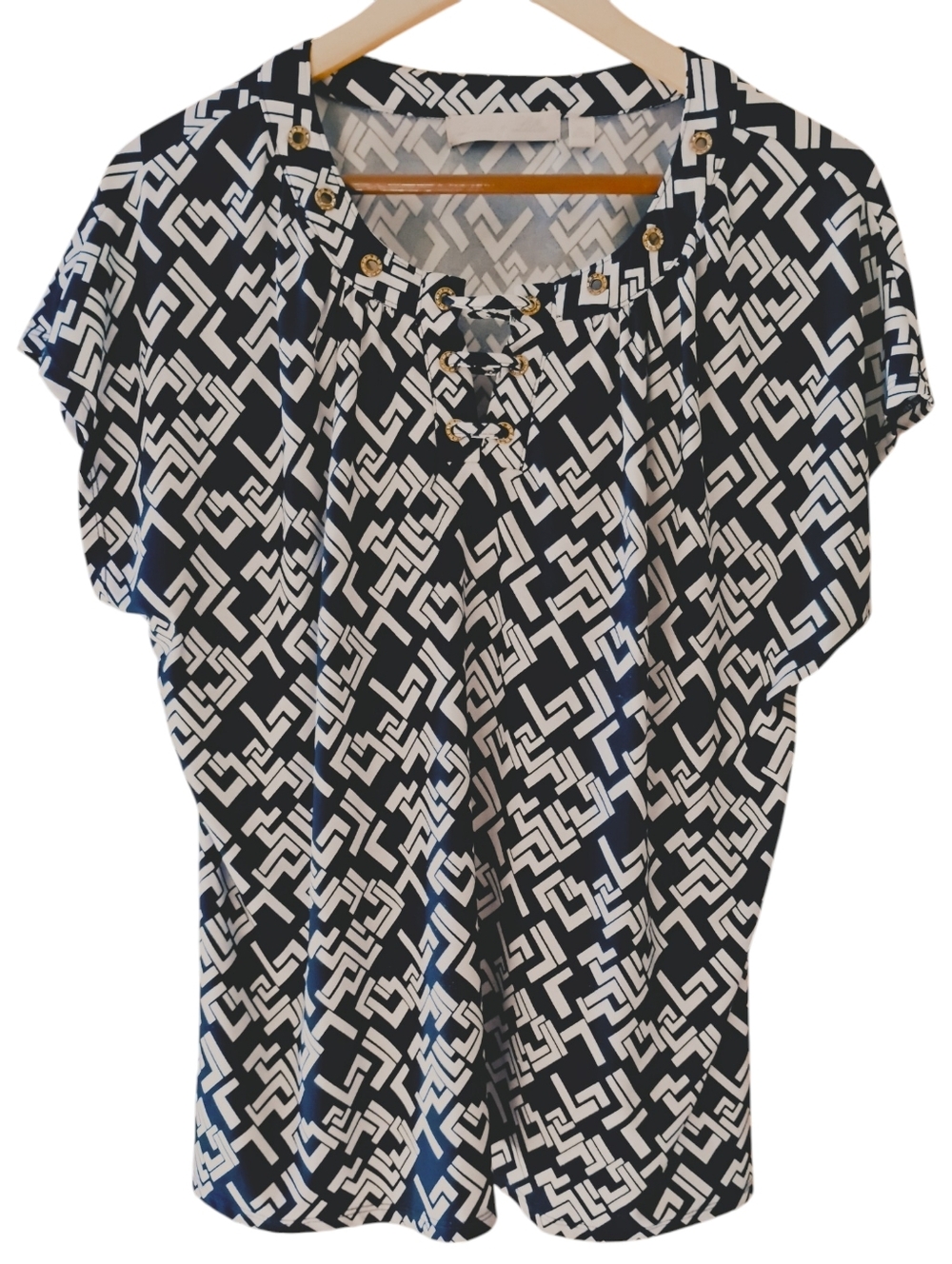 Lapis & Lillies Black and White Geometric Lace-Up Top With Brass rings Sz XL
